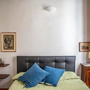 Lovely One Bedroom Nearby Ponte Vecchio Italy